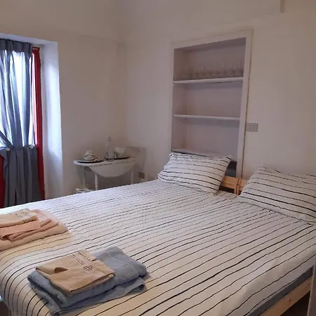Albertoornella E Pina's Bedroom Accommodatie bij particulieren Sostegno
